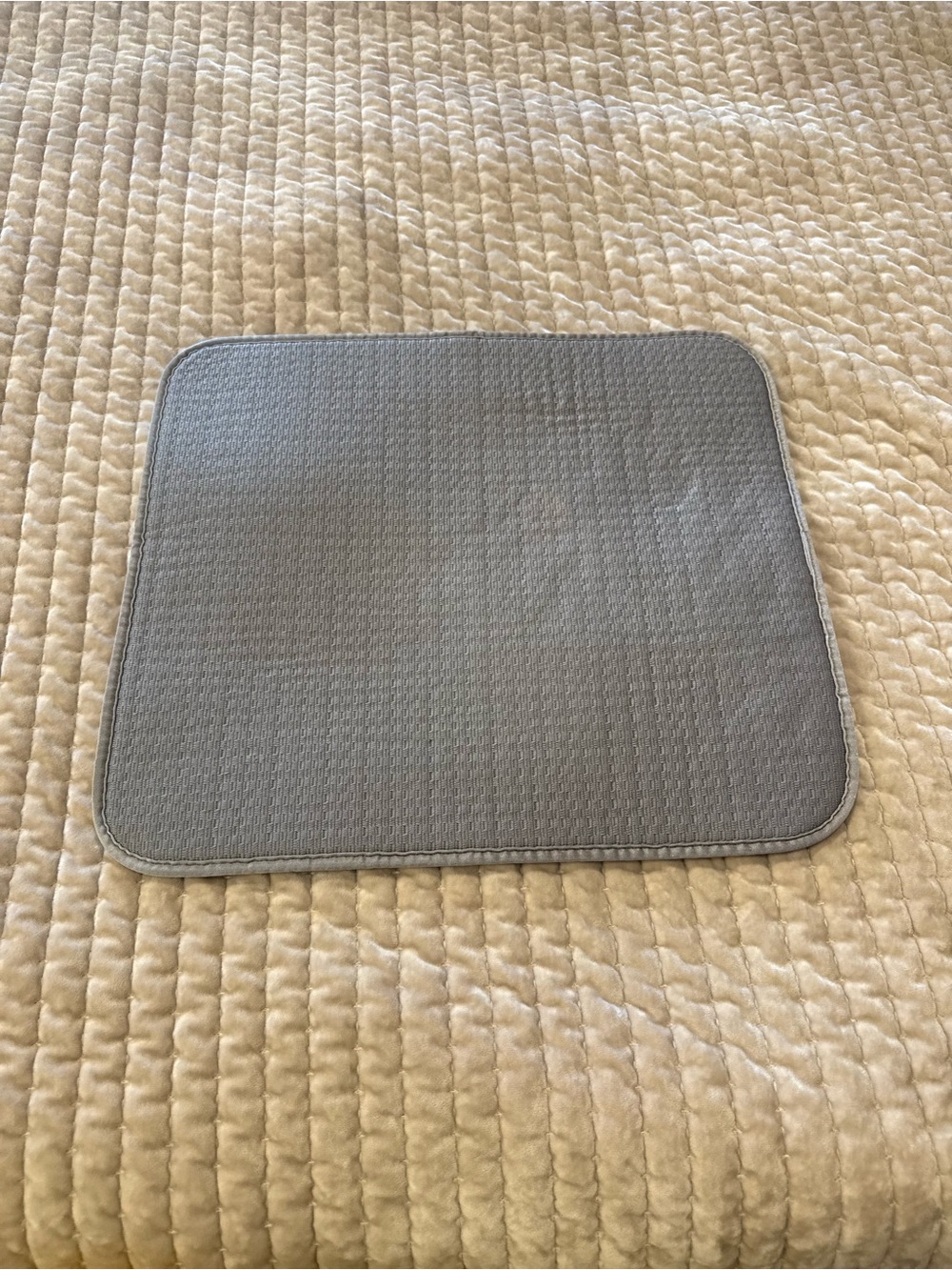 Neutral Gray Quilted Rectangular Dish Mat